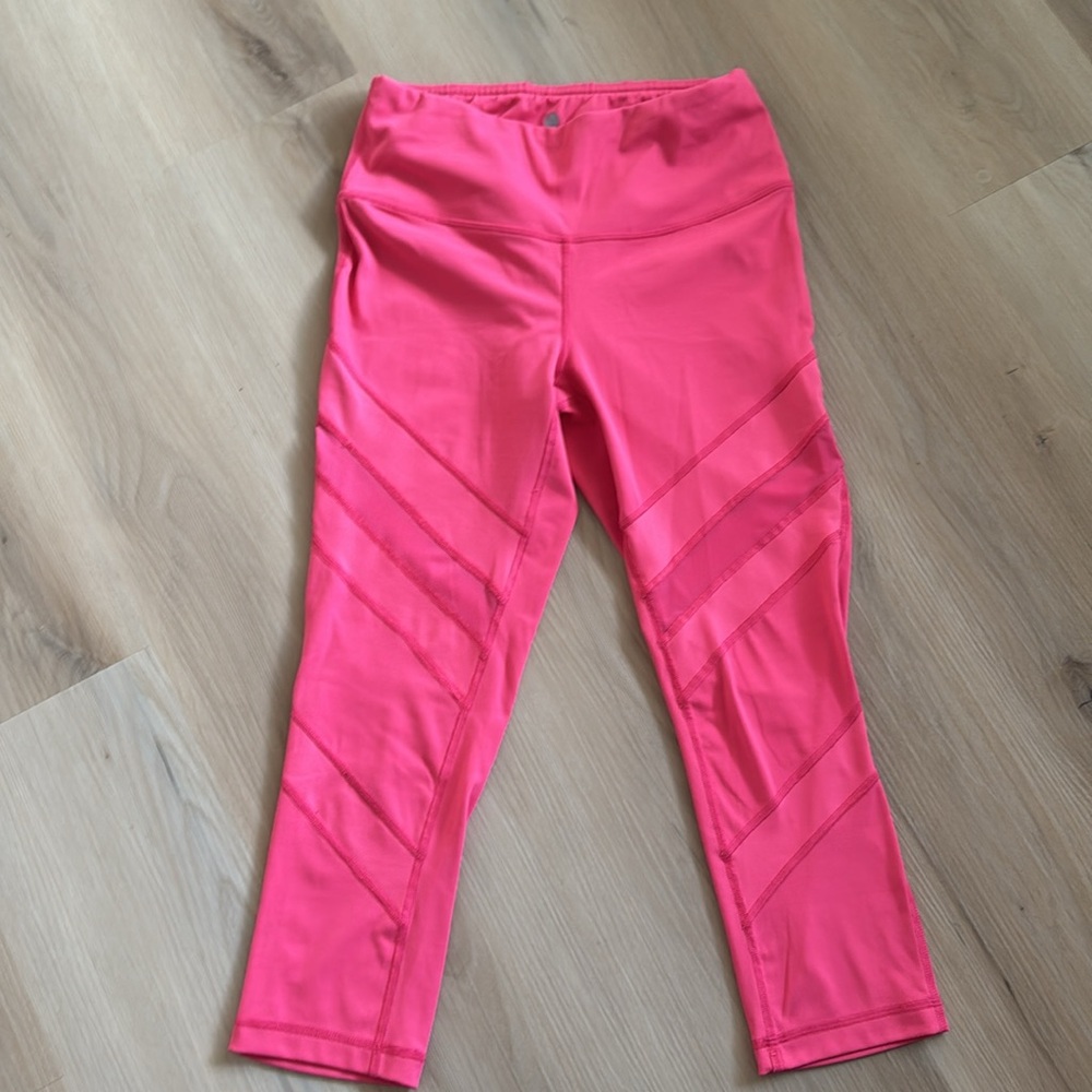 Yogaliciouss Capri leggings hot pink Mesh Medium